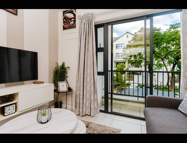1 BEDROOM APARTMENT FOR SALE IN CROWTHORNE AH